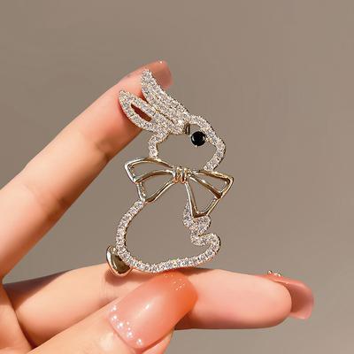 New Fashion Lovely Rabbit Brooches For Women Hollow Out Design Rhinestone Brooch Pins Animal Jewelry Party Wedding Gifts