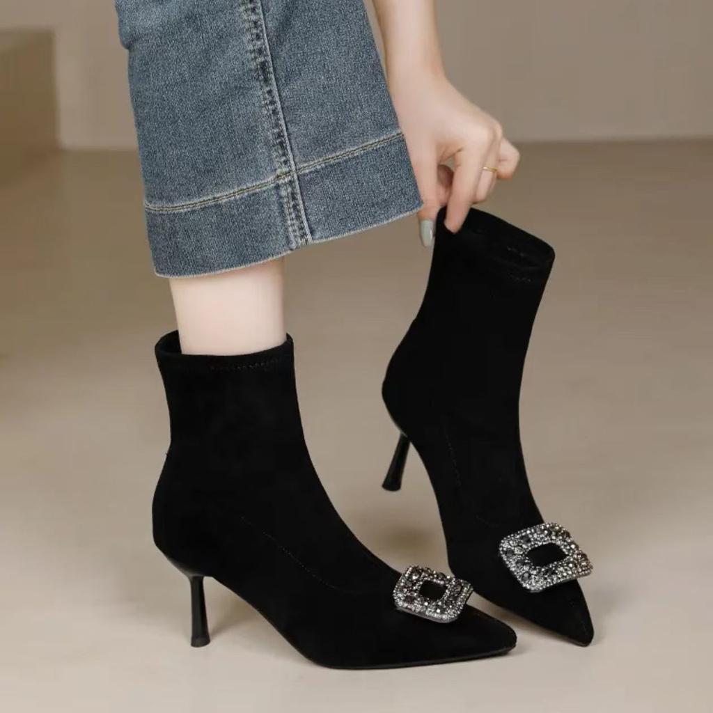 Kurze elastische Stiefel Damenmode Skinny Spitze Saison Feiner Absatz Einzelne Stiefel Sockenstiefel Dating