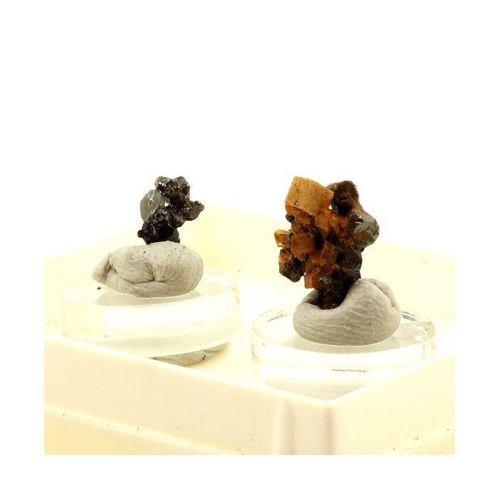 Pierres et Minéraux. Bournonite. 27.0 ct. Saint-Pierre-de-Mésage, Isère, France..