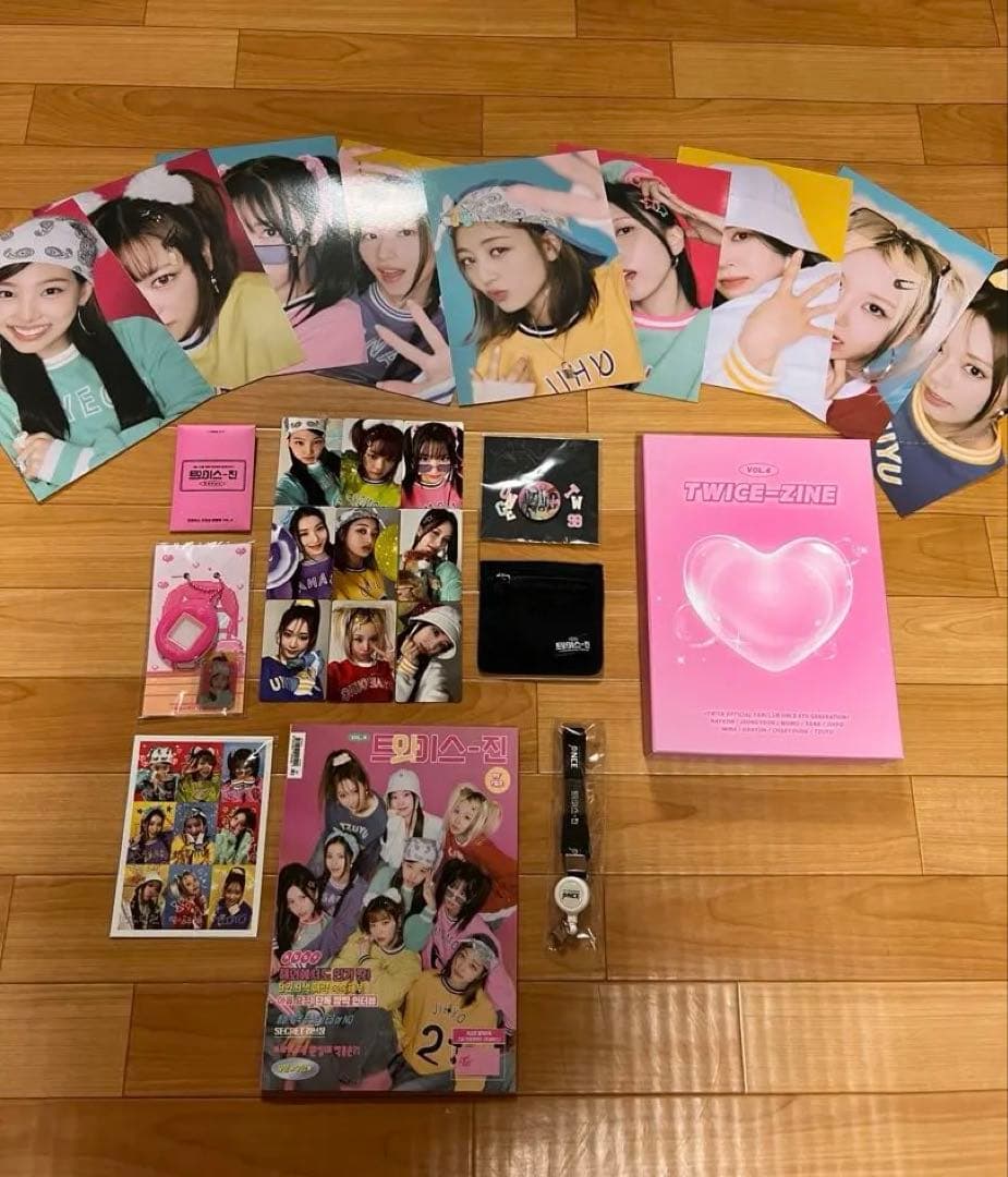 [Б/У] Товары для 4-го корейского фан-клуба TWICE TWICE ZINE