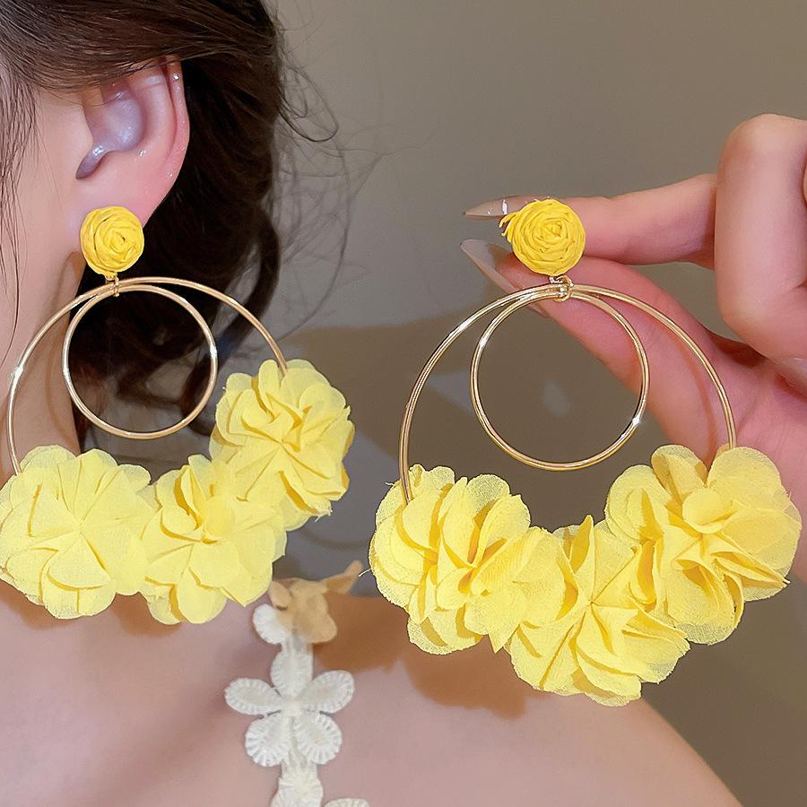 Silberne Nadel Strass Blume Quaste Brautohrringe, Vielseitige Ohrstecker für Damenmode.