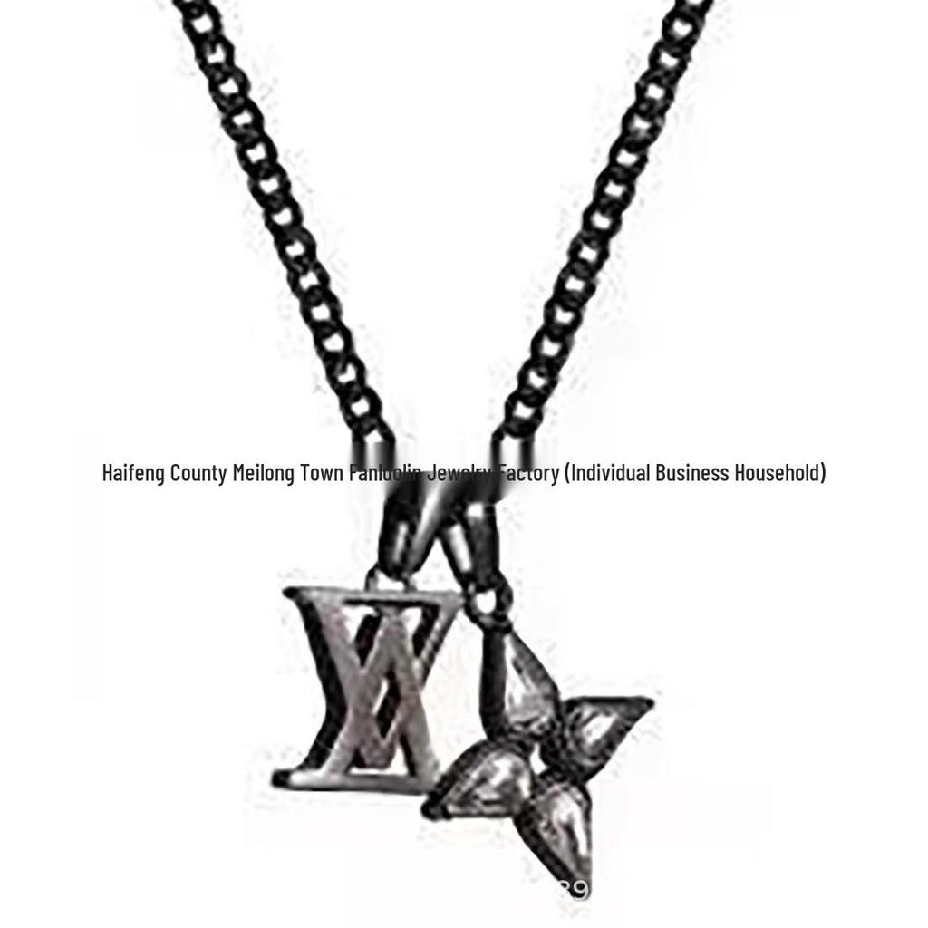 Donkey's Classic Turquoise Pendant Necklace: Trendy Unisex Clavicle Chain for Couples