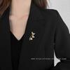 The Design Sense Pearl Fishtail Brooch Women's Suit Anti-exposure Button Coat High-end and Niche Corsage Pin To Secure The Cardigan