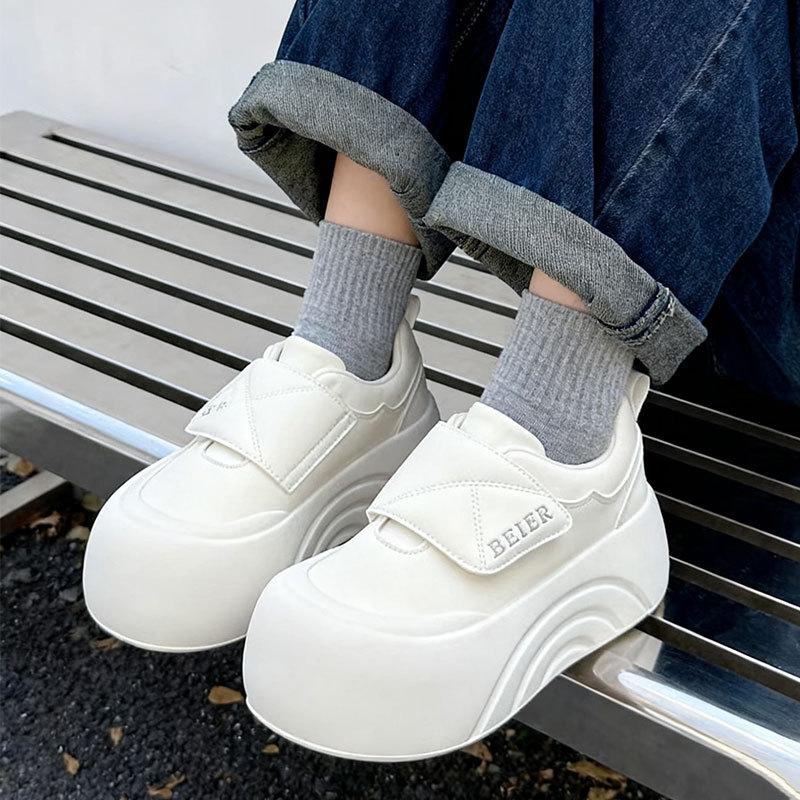 Celebrytka internetowa buty muffin na rzepy na miękkiej podeszwie białe buty 2025 jesień nowe wszechstronne buty sportowe i rekreacyjne wersja koreańska