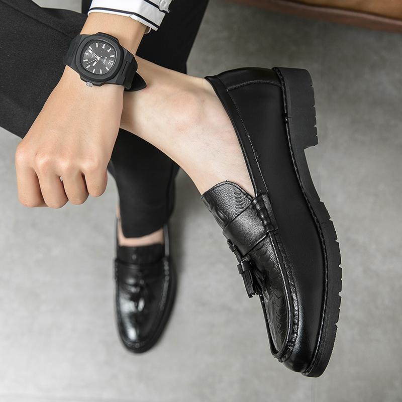 Luxury Brand Mens Loafers Leather Driving Shoes Casual Business Fringed Leather Shoes Slip on Moccasins Fashion Wedding Shoes