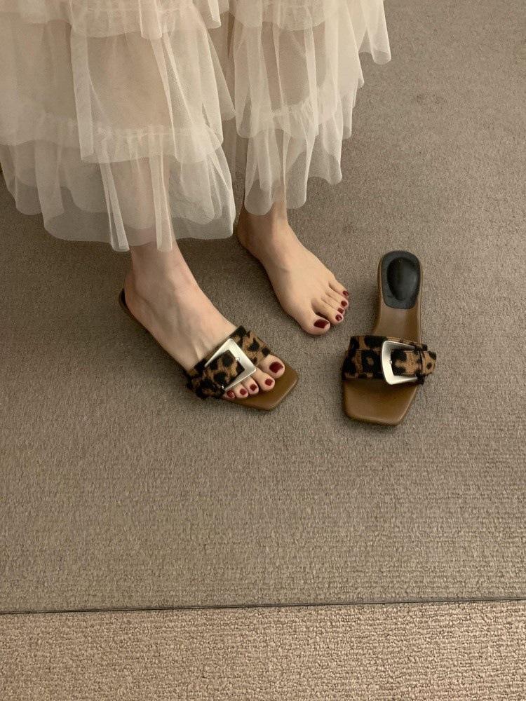 Thin Heels Are Not Tired, Feet Are Open-toed, Cool Slippers, Women Wear New Belt Buckles, Square Head, One-word Slips.