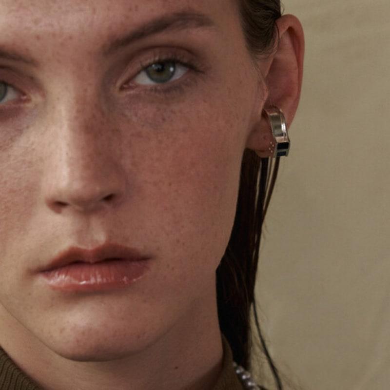 LINKY LABORATORY náušnice na ucho s H profilem