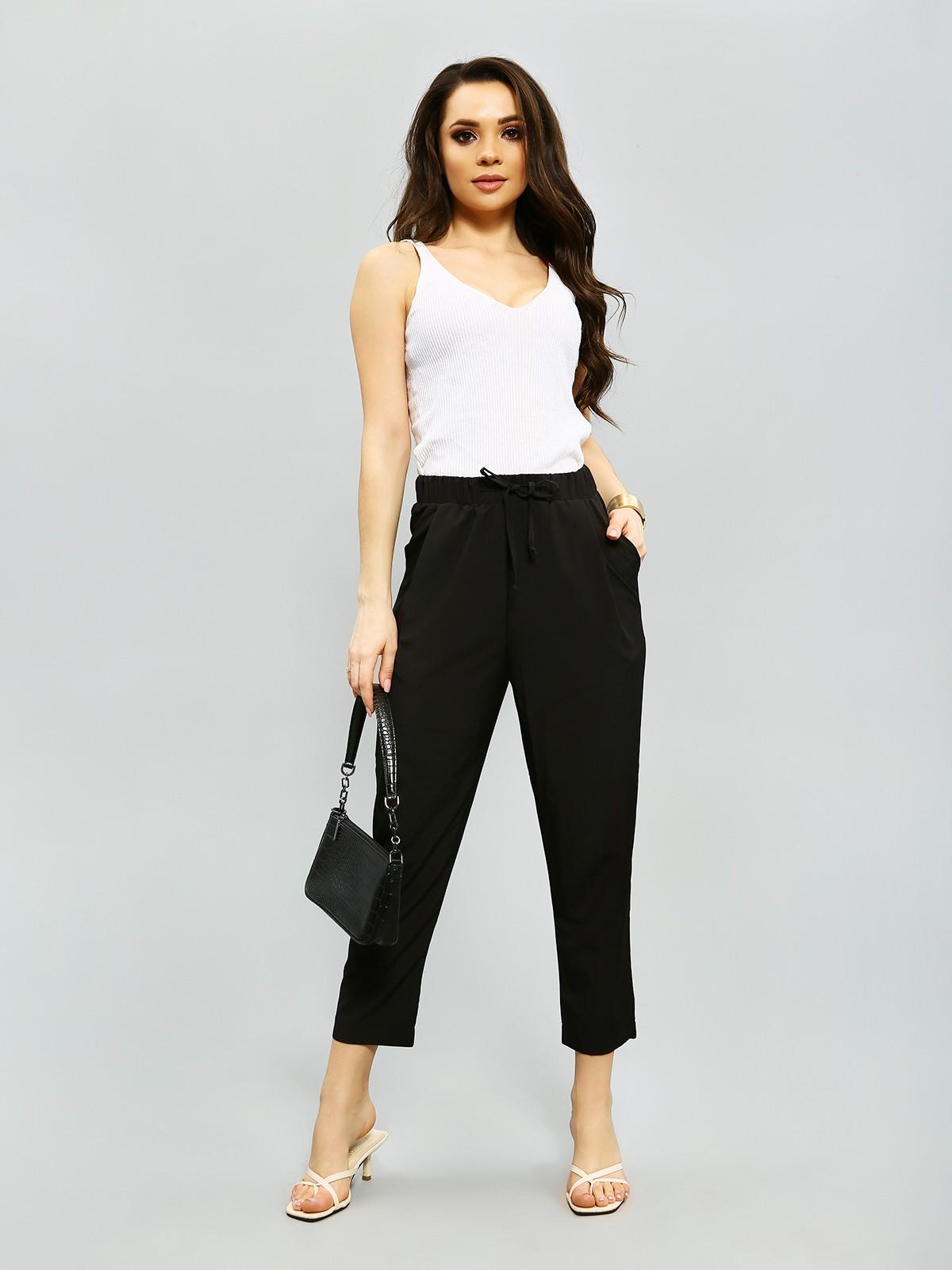 Широкие короткие брюки женские. Короткие брюки трубы. Брюки султанки женские с чем носить. Укороченные свободные брюки. Бриджи шаровары женские.