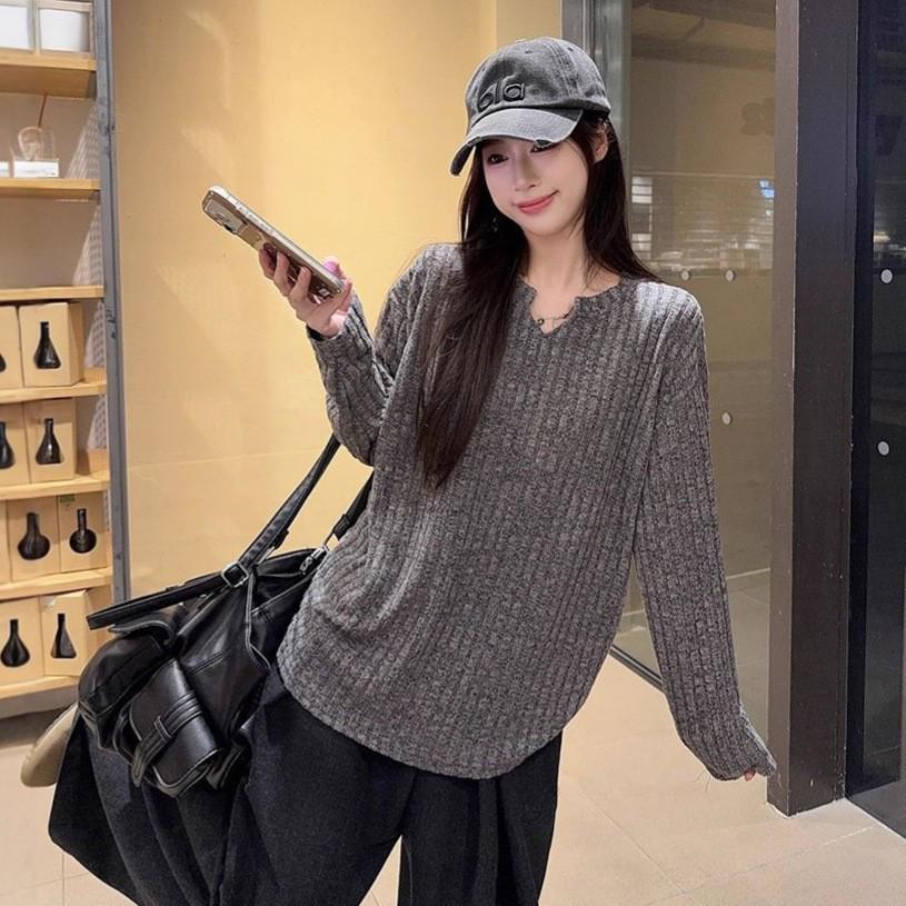 Solid Color Textured Long-Sleeve Women's Base Layer Shirt - Korean Style, Loose Fit for Spring/Autumn