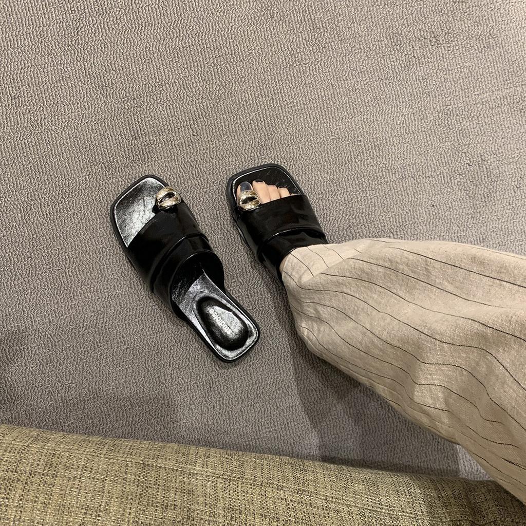 Grape mother, the same French metal buckle fold width one-word set, toe slope heel sandals square head casual versatile cool slippers