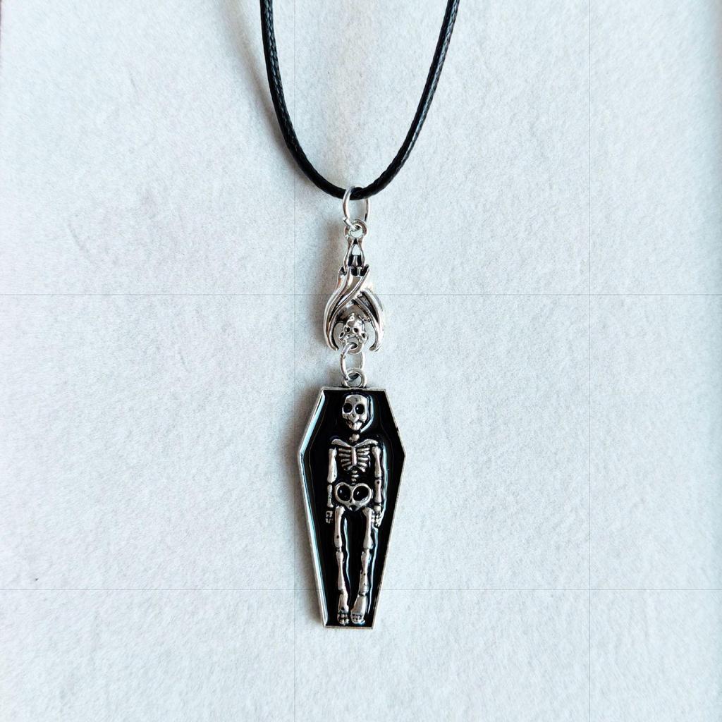 Retro Skull Coffin Pendant Necklace: Halloween Dark Style