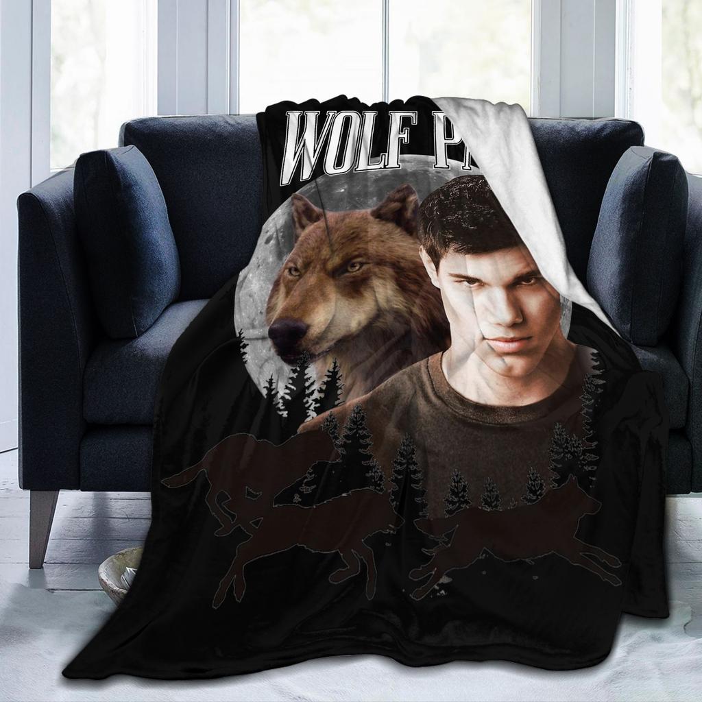 The Twilight Saga Jacob Wolf Pack Girls Muscle Blanket Fleece Portable Warm Throw Blanket for Sofa Outdoor Plush Thin Quilt
