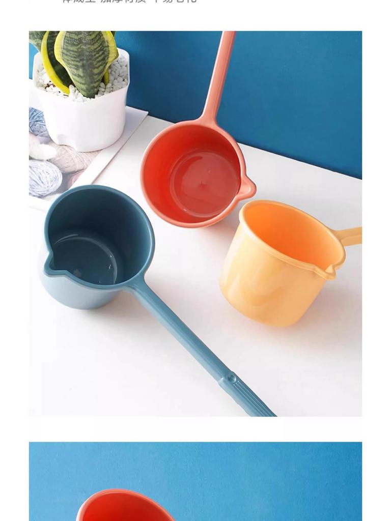Long-Handled Plastic Water Ladle for Baby Bathing and Hair Washing