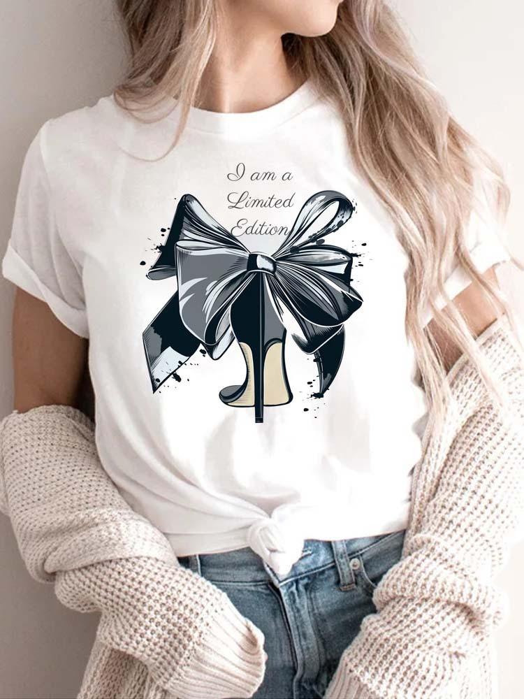 Modisches bedrucktes High-Heel-T-Shirt für Damen Modisches weißes Kurzarm-T-Shirt mit Schleifendesign Lässiges Home-Top für Mädchen