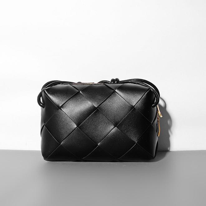2024 New Small Bag Woven Small Square Bag Box Bag Lingge Knitting Small Cross Shoulder Mini Bag Flap Bag