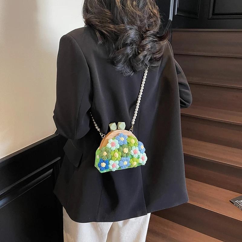 Retro Wooden Clip Purse Handbag Fashion Crochet Bag For Women Trend Simulation Pearl Chain Crossbody Bag Lady Knitting Handbag Purse