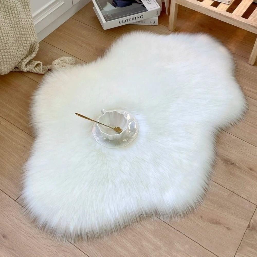 Cloud-Shaped Plush Carpet Artificial Wool Irregular Plush Carpet Warm Artificial Wool Rug Bedroom