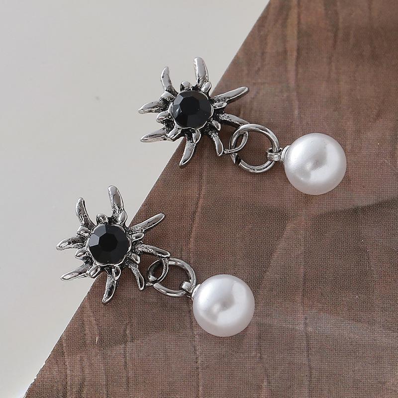 

Edelweiss Pearl Stud Earrings - Exquisite Fashion Accessories for European and American Style чёрный