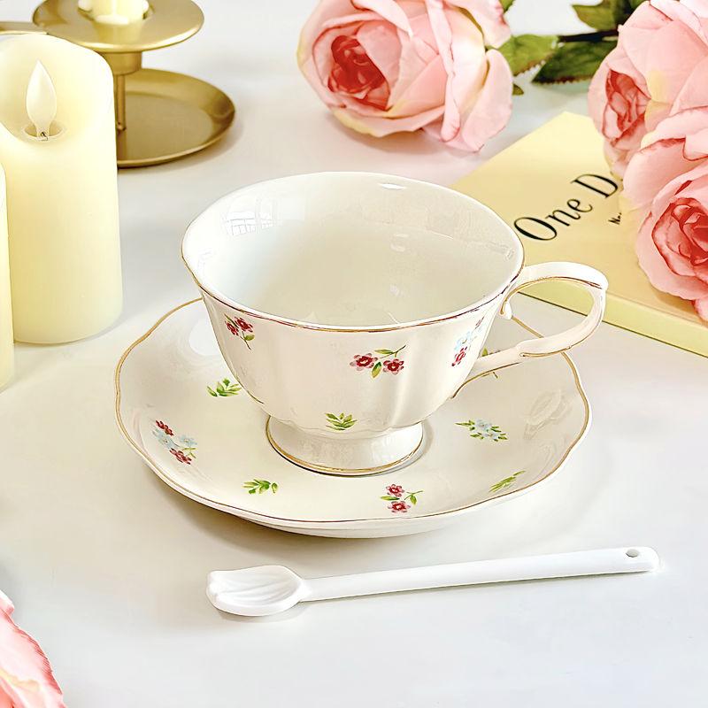 250ML Design Luxueux Sens du Haut de Gamme Tasses à Café Françaises Niche Exquis Ensemble Fait Main Ensemble Tasse et Soucoupe Européens Boîte Cadeau