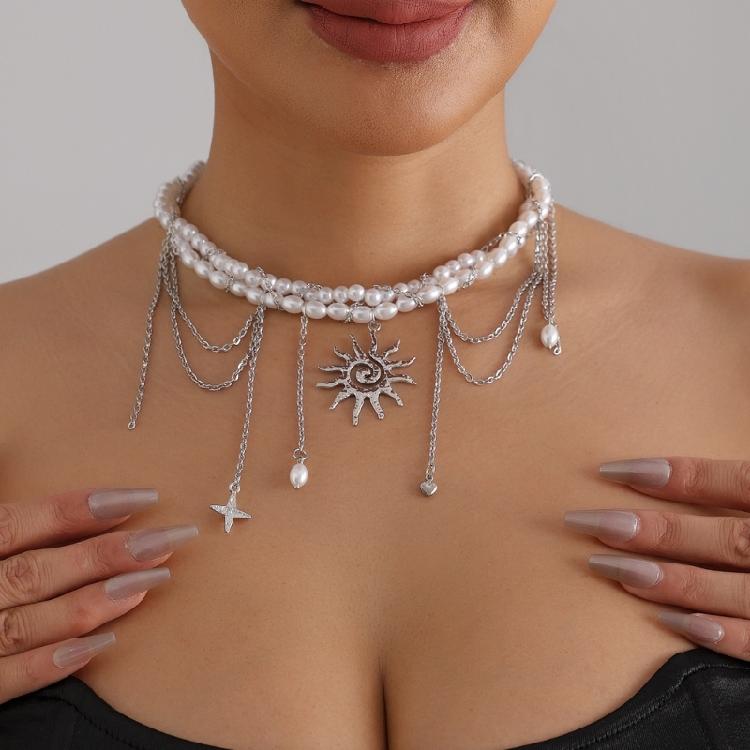 Trendige florale Anhänger-Halskette mit Stern- und Fransenakzent, leichte verstellbare Kette für stilvolle Damen-Looks