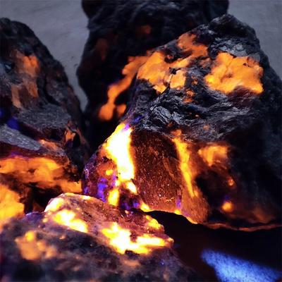 Natural Decor Sodalsite UV FireStone American Yooperlites Flame Stone Fluorescent Stone Energy Reiki Specimens Home Decoration Stone Gems