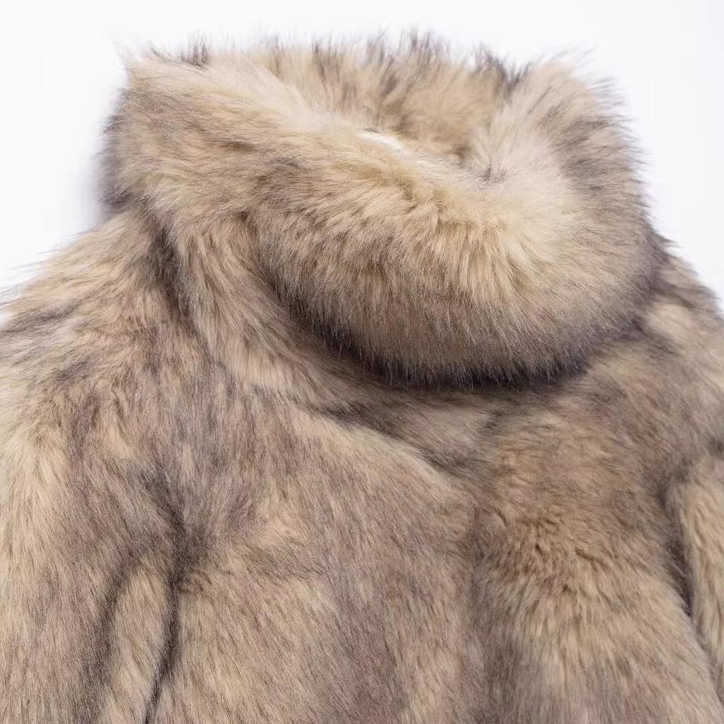 Autumn new women's clothing, European and American style French design fashionable artificial fur effect sweater