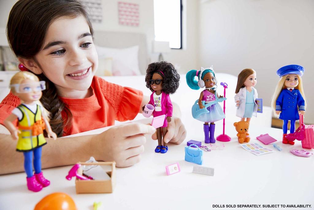 Mattel - Barbie Chelsea Can Be Doctor Doll and Playset