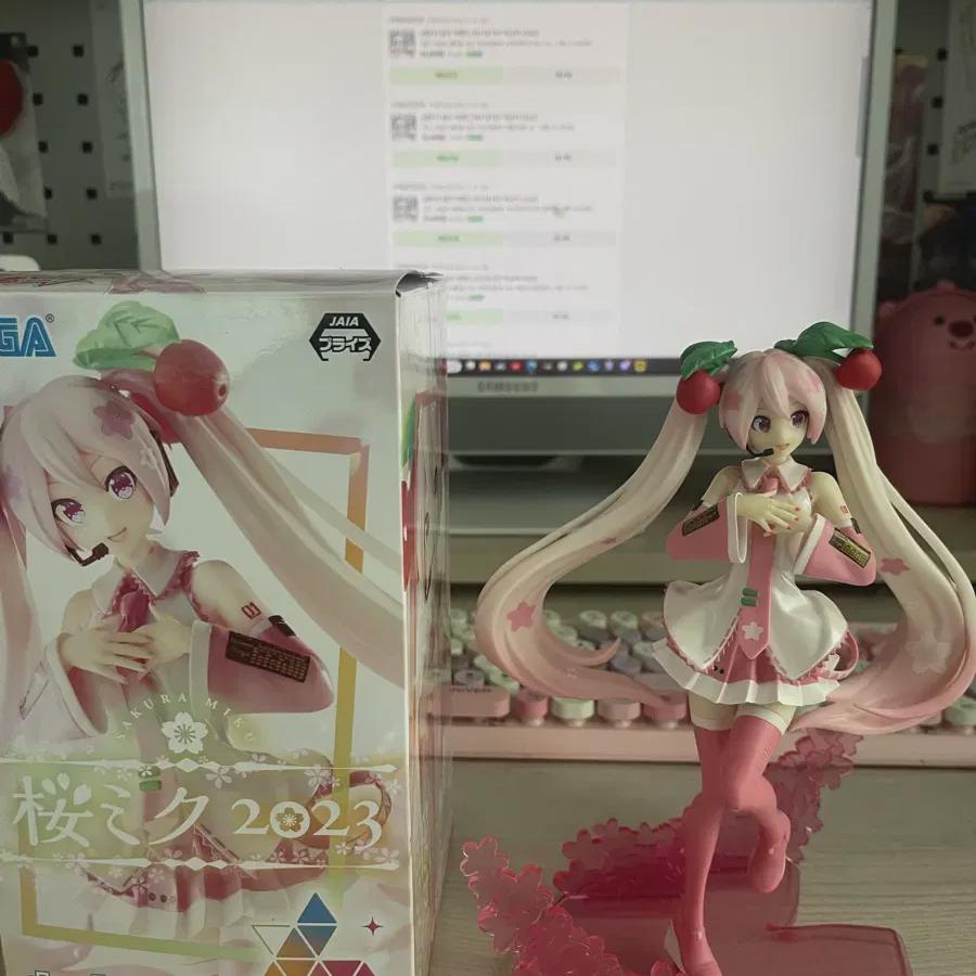

Статус Hatsunemiku Luminastar S+