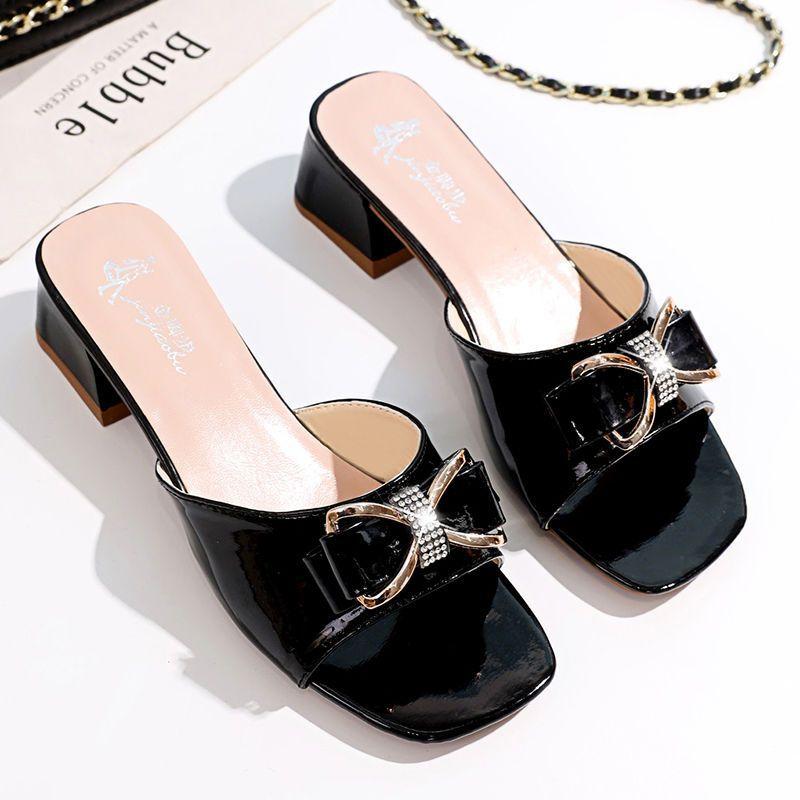 

2025 medium heel rhinestone non-slip slippers for women s summer wear new fashionable and versatile student thick heel one-word drag beach 39