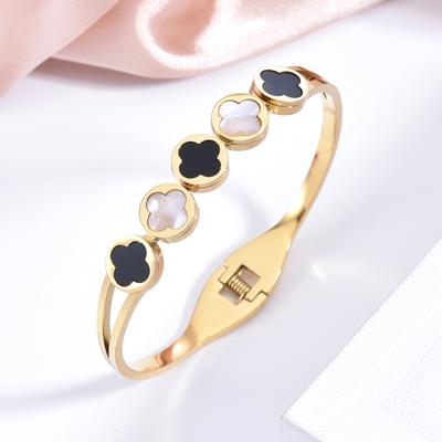 Rose Gold Stainless Steel Four Leaf Clover Diamond Inlaid Open Bracelet That Does Not Fade