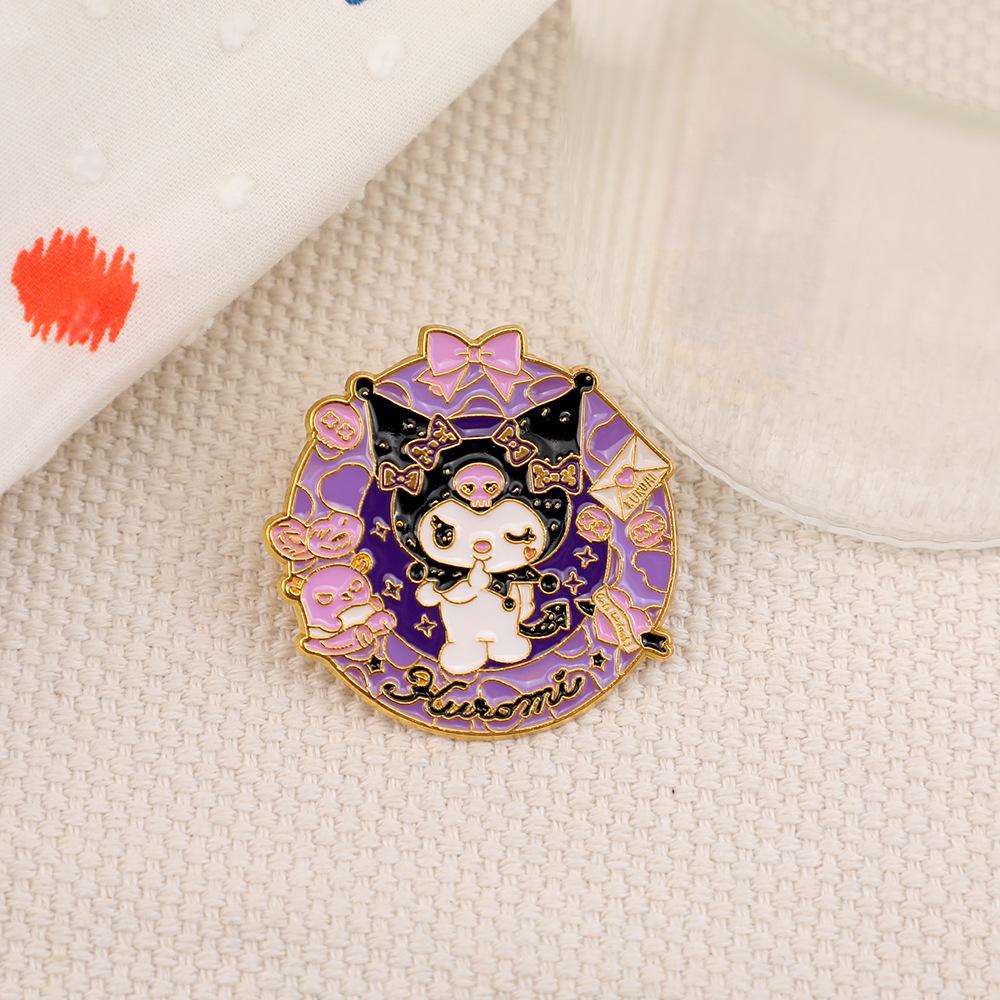 Cute brooch design, niche badge ornament, clothing pin