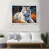 Elegante Tigre Bianco in Prateria Dorata Arazzo da Parete per Decorazione del Soggiorno, con un Ritratto Incredibilmente Dettagliato