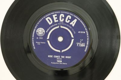 7inch Single THEM - Here Comes The Night / All For Myse F12094 Decca 1965 VK Rock Gebruikt