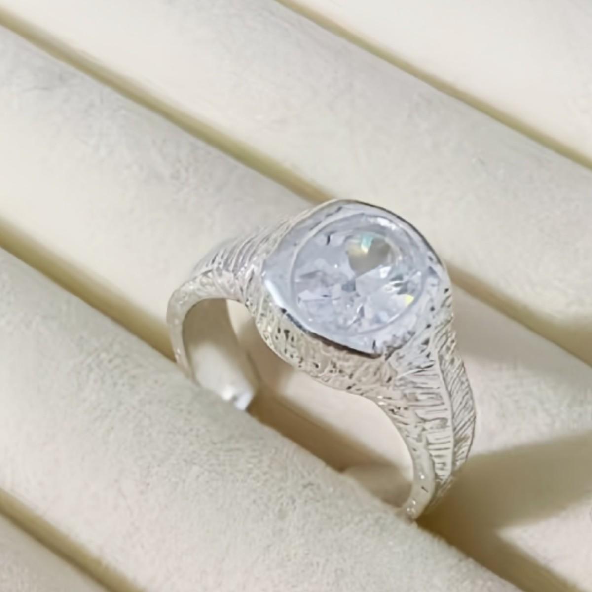 

Elegant Adjustable Open Index Finger Ring with Large Inlaid Diamonds серебряный