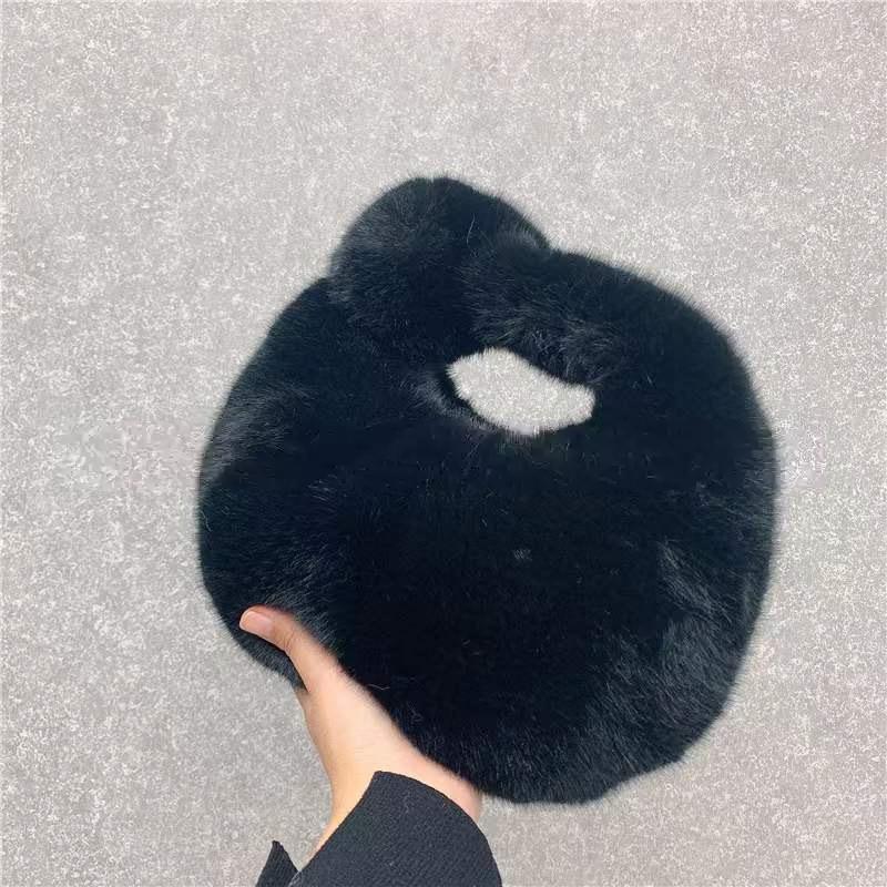Fur Handbag Women S Small Half Moon Bag Warm Plush Wrist Bag  Furry Clutch Bag чёрный