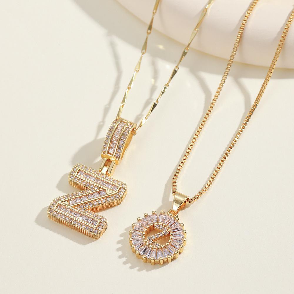 

Gold-Plated Alphabet Pendant Necklace - 26 Initials, Women s High-End Sweater Accessory