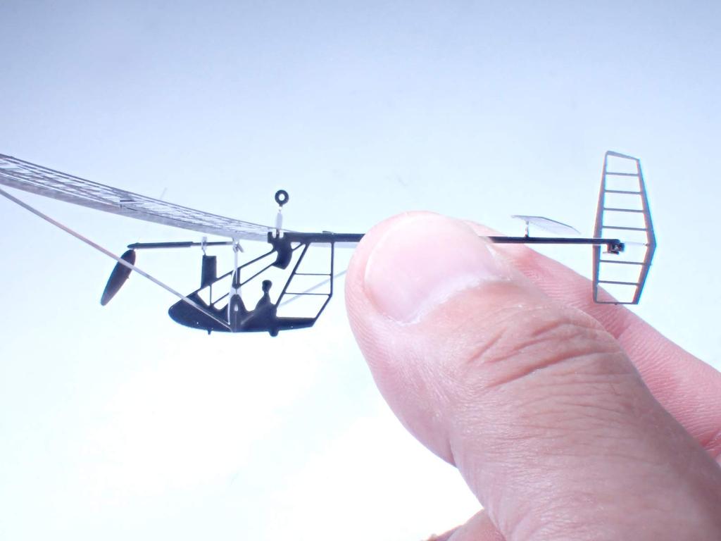 Aerobase 1/144 Scale Human-Powered Airplane Series Daedalus 88 Metal Assembly Kit H004