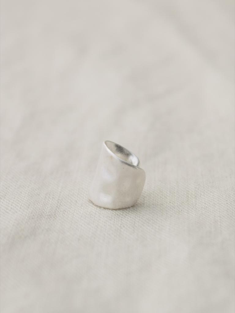 Novice Tokyo Uneven Long Ear Cuff / Silver