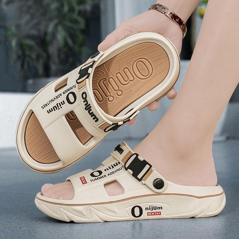 Sandals men's summer 2025 new outer wear non-slip stepping on shit feeling thick-soled fashion sandals outdoor seaside beach shoes