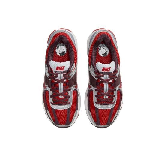 Nike Wmns Air Zoom Vomero 5 'Mystic Red' FN7778-600
