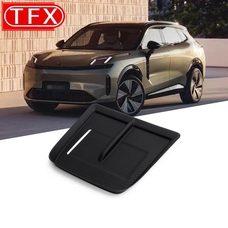 For Lynk & Co 08 Car Styling Central Control Wireless Charging Silicone Pad Central Storage Dustproof Mat Auto Acccessories