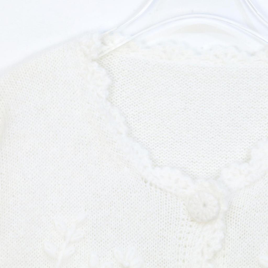 Spring & Autumn V-Neck Crochet Cardigan – Soft, Gentle Style