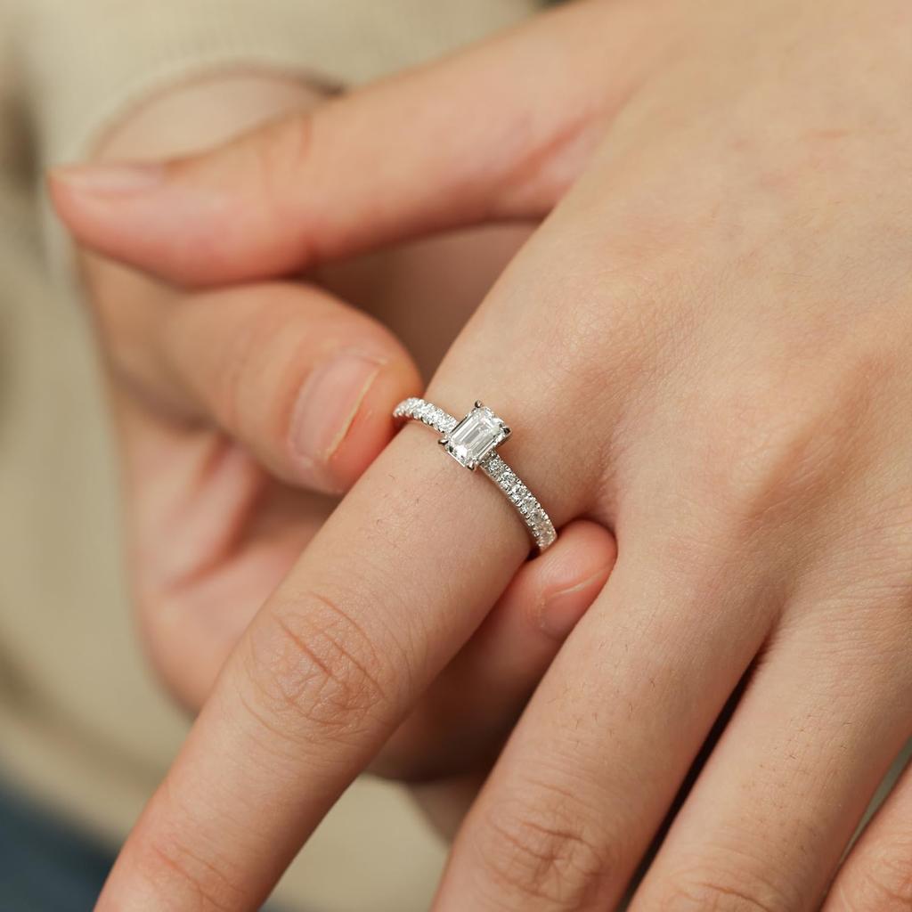 FANCIME Diamond Ring Main Sterling Baguette Perfect for and Gift Wrapping Women's "One Promise" Stone 0.5ct (0.6ct) / 0.6ct (11ct) Silver, Lab-Cut