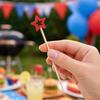 100 Stück Bambus-Zahnstocher, Rot Weiß Blau Stern Cocktail-Spieße, 4,7 Zoll Vorspeisen-Spieße für Burger Sandwiches Charcuterie Obst-Snacks, Patriotisch