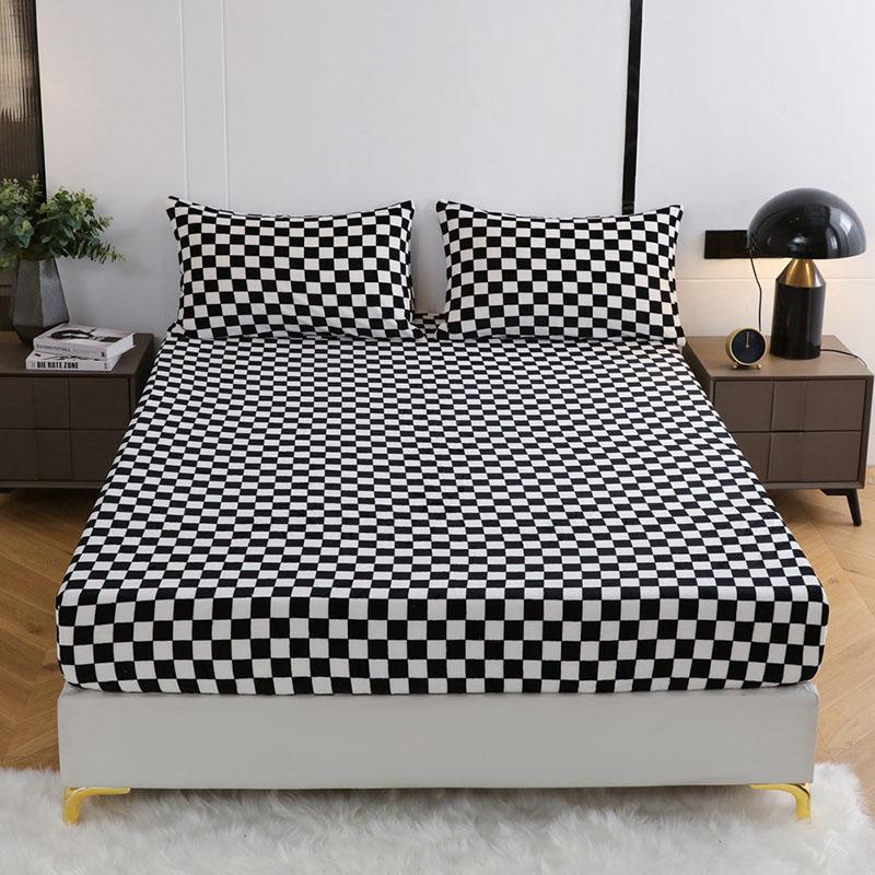 

Black and White Milk Velvet Single Fitted Bed Sheet Thick Flannel Printed Mattress Cover Autumn Winter Non Slip Warm Bed Cover 90x200-25cm