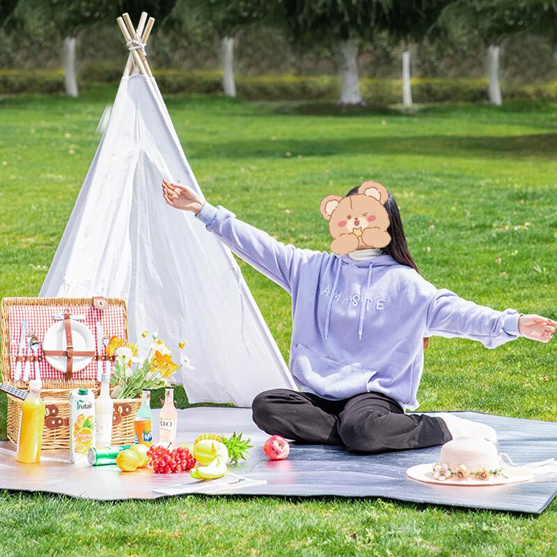 Huilingyang Double-Sided Aluminum Film Moisture-Proof Outdoor Mat 2 x 1.5m