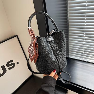 Popular Small Bag Women 2025 New Fashion Versatile Shoulder Messenger Bag Portable Bucket Bag