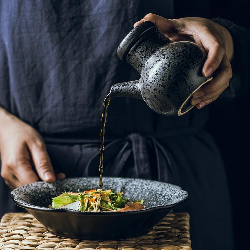 Japanese Cooking Ceramic Oil Bottle Oil Jar Kitchen Oil Pot with Lid Small Soy Sauce Flavor Oil Bottle Vinegar Bottle Household