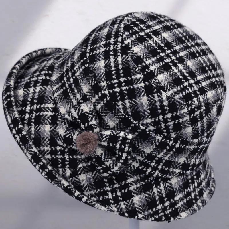 

WTEMPO Женские теплые зимние шапки контрастной расцветки с клетчатым принтом, ветрозащитные и непродуваемые для мамы, мягкие шапки-ведра с бантом для улицы 1pc чёрный