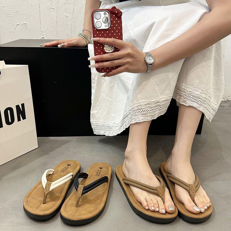 Flat-bottomed beach couple cool slippers fashionable versatile casual flip-flops women 2025 summer new outer wear non-slip soft bottom